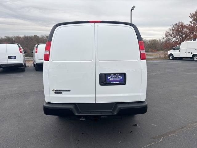 2025 Chevrolet Express Cargo WT