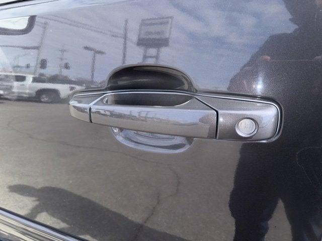 2011 GMC Yukon XL SLT