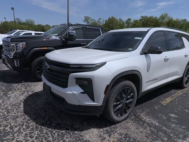 2024 Chevrolet Traverse LT