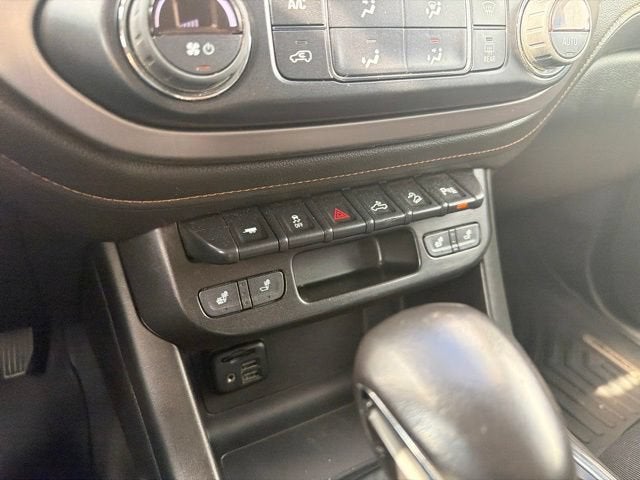 2022 GMC Canyon 4WD AT4 w/Leather