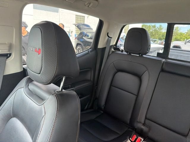 2022 GMC Canyon 4WD AT4 w/Leather