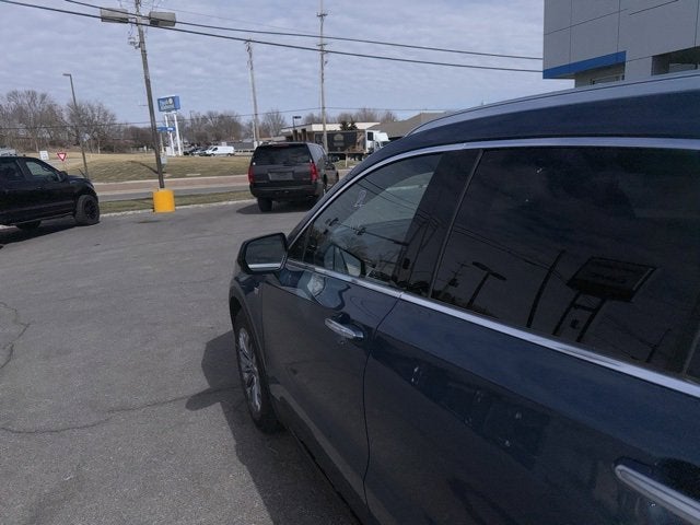 2025 Cadillac XT4 Premium Luxury