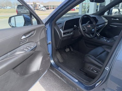 2025 Cadillac XT4 Premium Luxury