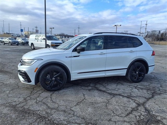 2023 Volkswagen Tiguan SE R-Line Black