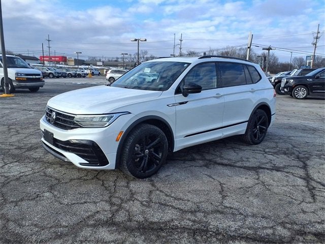 2023 Volkswagen Tiguan SE R-Line Black