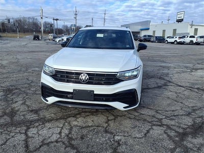 2023 Volkswagen Tiguan SE R-Line Black
