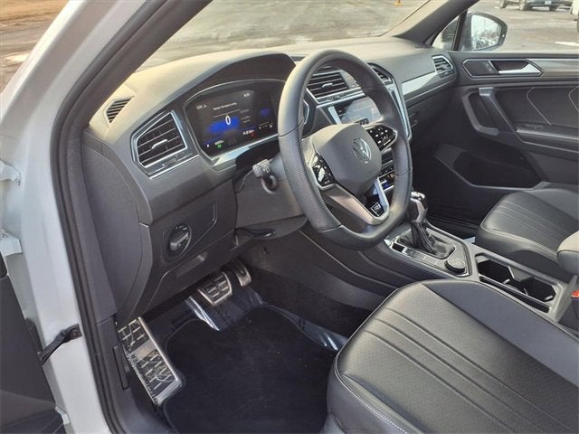 2023 Volkswagen Tiguan SE R-Line Black