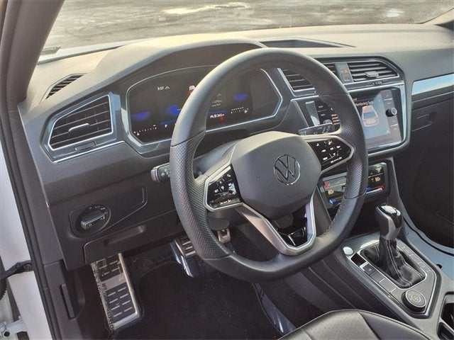 2023 Volkswagen Tiguan SE R-Line Black