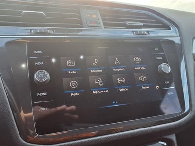 2023 Volkswagen Tiguan SE R-Line Black