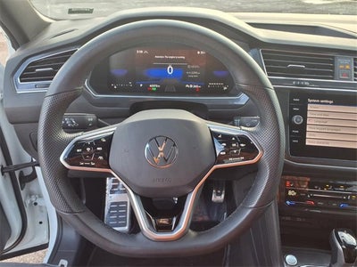 2023 Volkswagen Tiguan SE R-Line Black