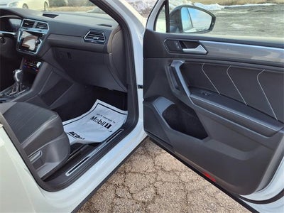 2023 Volkswagen Tiguan SE R-Line Black