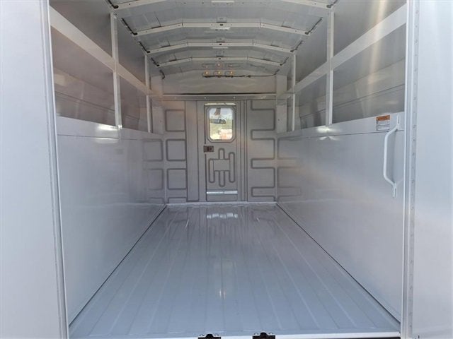 2025 GMC Savana Cutaway 3500 1WT