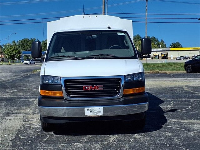 2025 GMC Savana Cutaway 3500 1WT