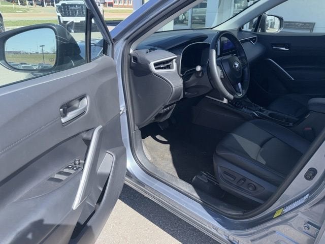 2025 Toyota Corolla Cross XLE