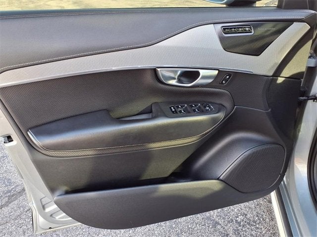 2019 Volvo XC90 R-Design