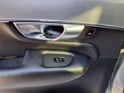 2019 Volvo XC90 R-Design