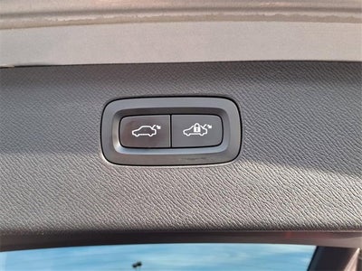 2019 Volvo XC90 R-Design