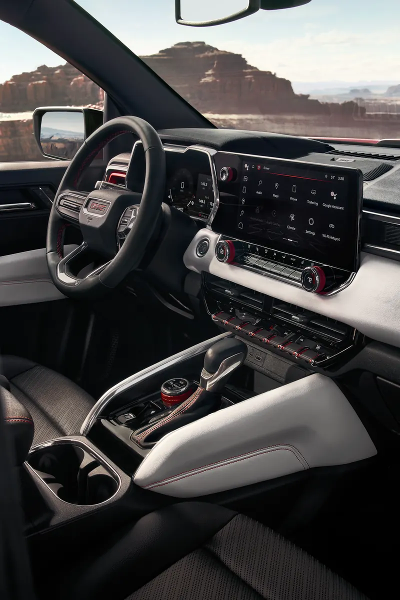 2026 GMC Canyon infotainment system at Roberts Robinson GMC in Excelsior Springs MO