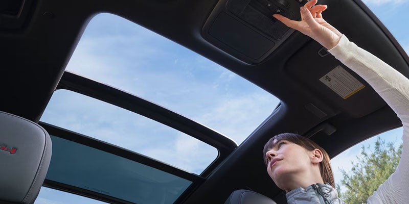 Sunroof feature in GMC Acadia
